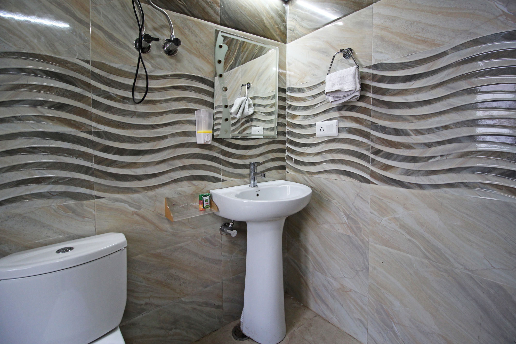 Oyo 5248 Surbee Resorts Mussoorie Exterior foto